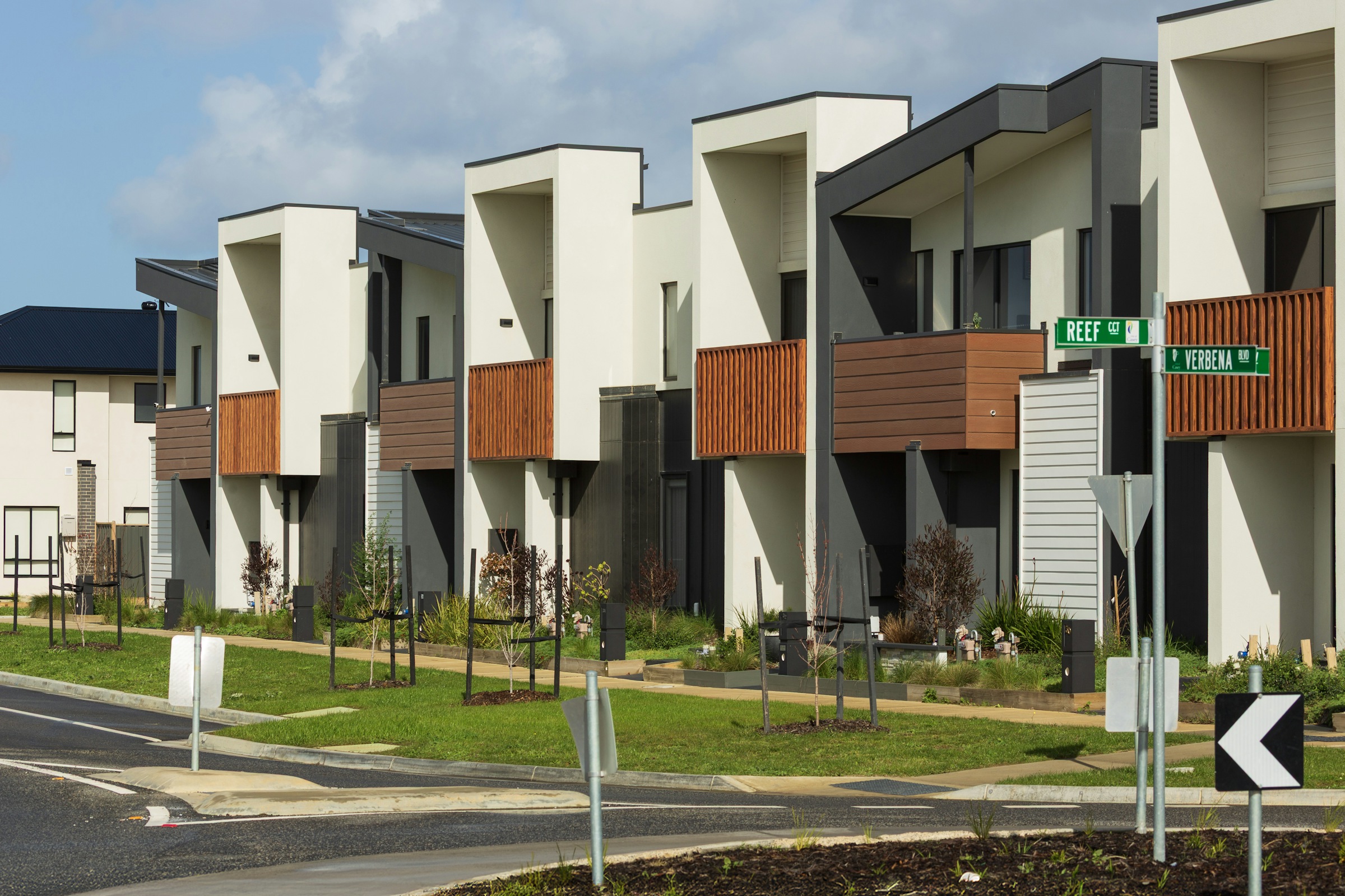 Contemporary Australian townhouses with varied glazing and shading